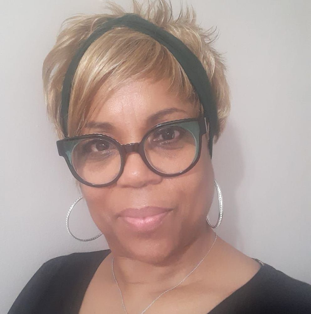Meet your Posher, Adrienne